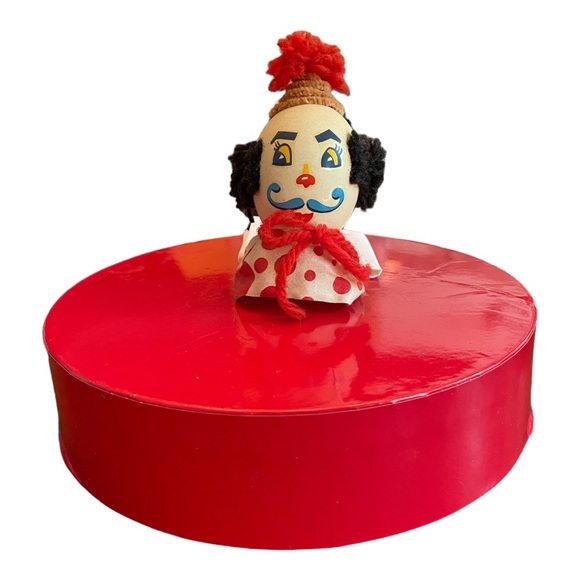 Vintage Eggshell Art. Hand painted and decorated. - Picture 1 of 2